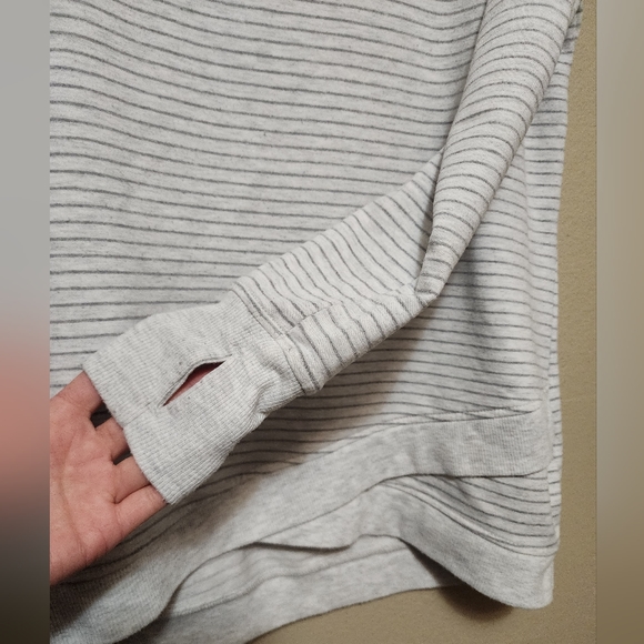 Long-sleeve Sweater Top - Picture 4 of 5